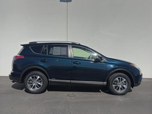 2018 Toyota RAV4 Hybrid XLE