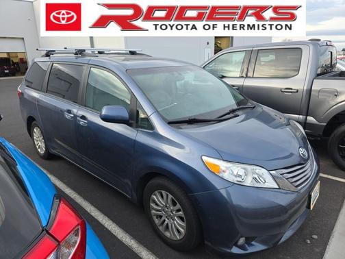 2017 Toyota Sienna XLE