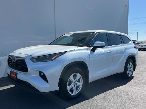 2023 Toyota Highlander LE