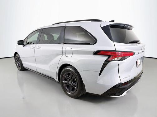 2025 Toyota Sienna XSE 7 Passenger