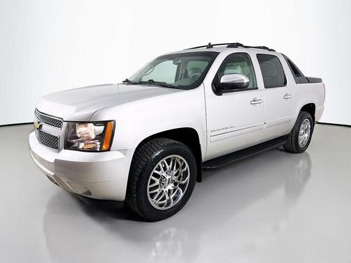 Sheer Silver Metallic 2011 Chevrolet Avalanche 1500 LTZ