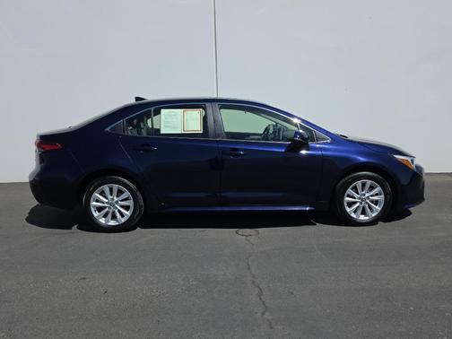 2025 Toyota Corolla Hybrid XLE