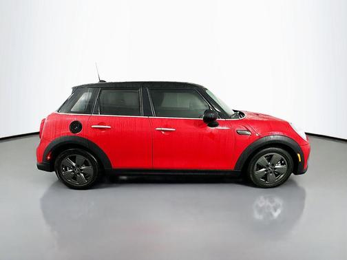 2022 MINI Hardtop Cooper