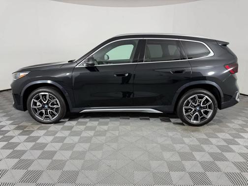 Black Sapphire Metallic 2025 BMW X1 xDrive28i