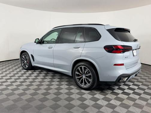 Brooklyn Grey Metallic 2026 BMW X5 xDrive40i