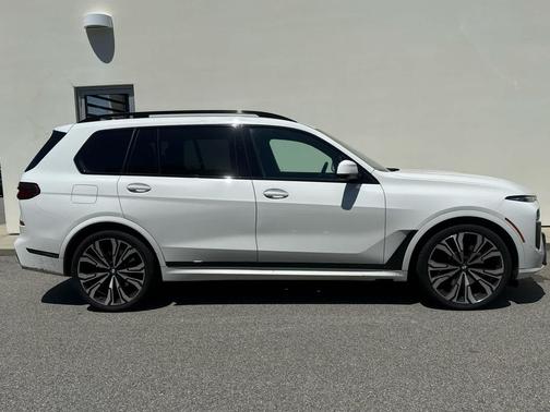 2024 BMW X7 xDrive40i