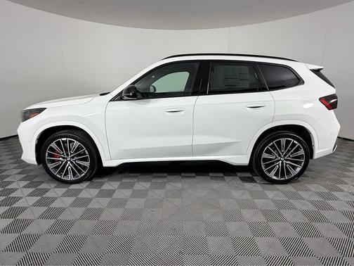 Alpine White 2026 BMW X1 xDrive28i