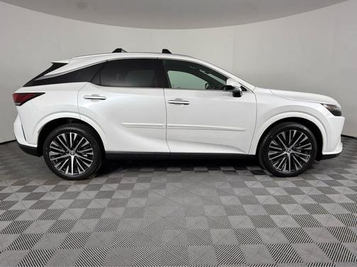 Eminent White Pearl 2023 Lexus RX 350h Premium Plus