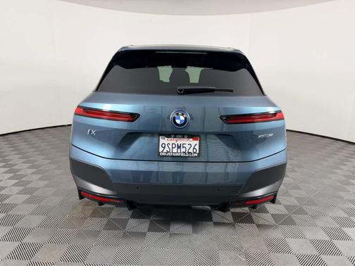 2025 BMW iX xDrive50