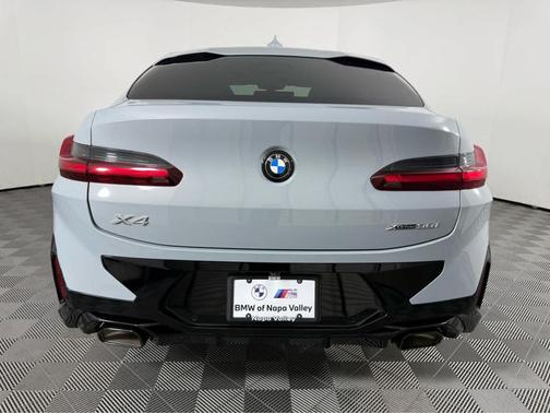 2024 BMW X4 xDrive30i