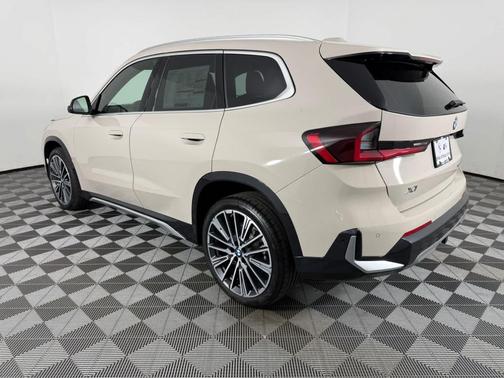 Dune Grey Metallic 2026 BMW X1 xDrive28i