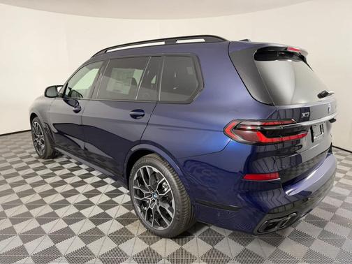 2026 BMW X7 M60i