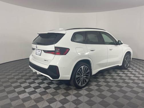 Alpine White 2026 BMW X1 xDrive28i