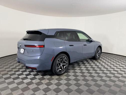 2026 BMW iX xDrive60