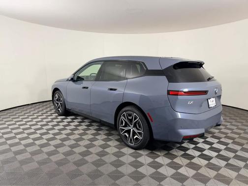 2026 BMW iX xDrive60