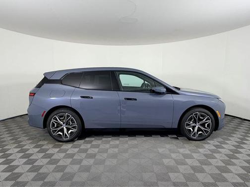 2026 BMW iX xDrive60