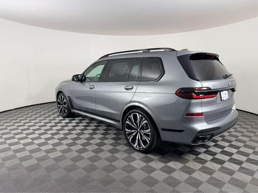 2026 BMW X7 M60i