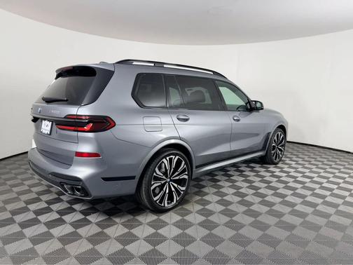 2026 BMW X7 M60i