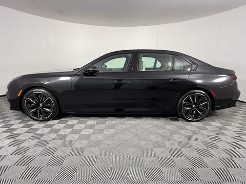 Black Sapphire Metallic 2025 BMW i7 eDrive50