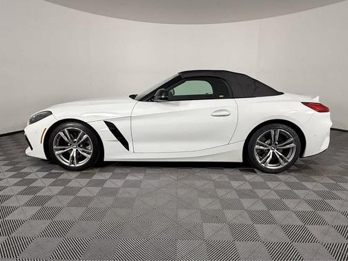 Alpine White 2022 BMW Z4 sDrive30i