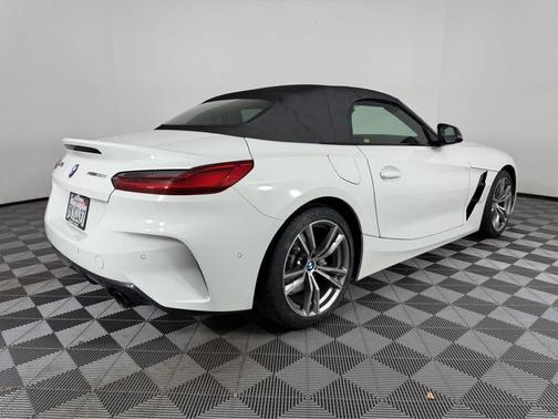 Alpine White 2022 BMW Z4 sDrive30i