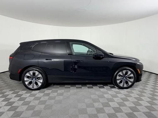 2025 BMW iX xDrive50