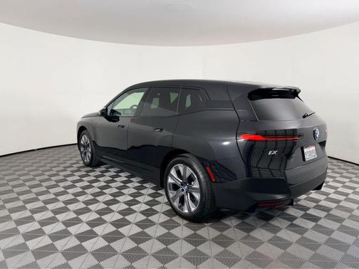 2025 BMW iX xDrive50