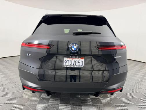 2025 BMW iX xDrive50