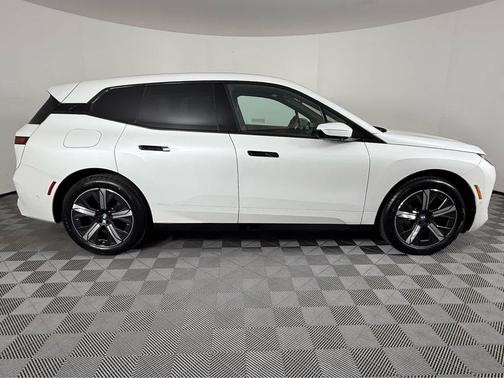 2026 BMW iX xDrive45