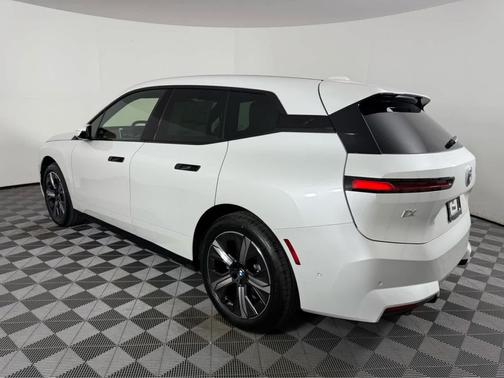 2026 BMW iX xDrive45