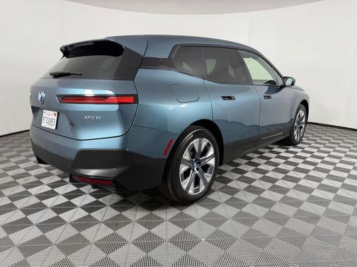 2025 BMW iX xDrive50