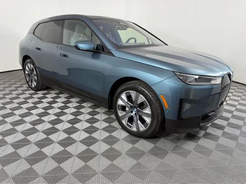 2025 BMW iX xDrive50