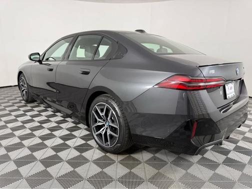 Dark Graphite Metallic 2026 BMW i5 xDrive40