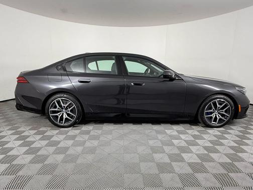 Dark Graphite Metallic 2026 BMW i5 xDrive40