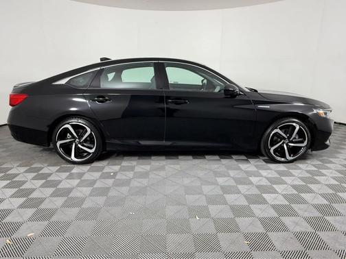 Crystal Black Pearl 2022 Honda Accord Hybrid Sport