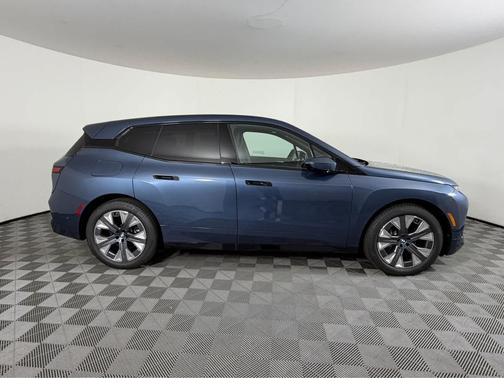 2026 BMW iX xDrive45