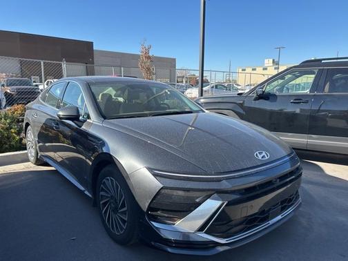 2025 Hyundai SONATA Hybrid Limited