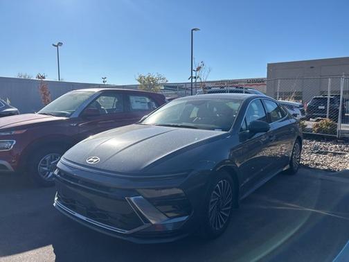 2025 Hyundai SONATA Hybrid Limited