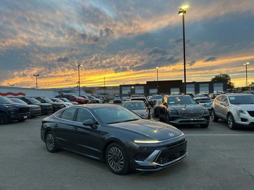 2025 Hyundai SONATA Hybrid Limited