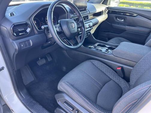 2023 Honda Pilot Sport