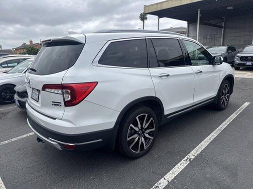2020 Honda Pilot Touring 8-Passenger