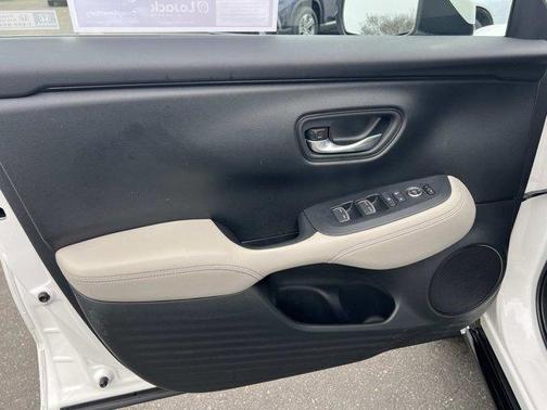 Platinum White 2024 Honda HR-V EX-L