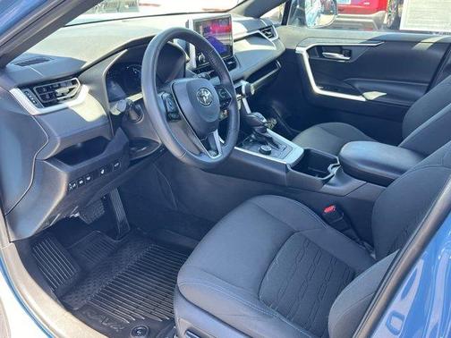 2024 Toyota RAV4 Hybrid SE