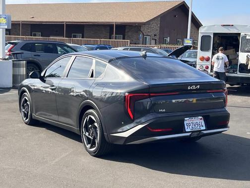 2025 Kia K4 EX