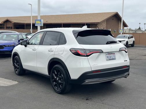 White 2025 Honda HR-V Sport