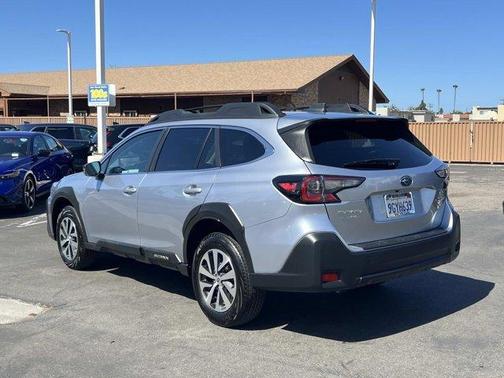 Ice Silver Metallic 2024 Subaru Outback Premium