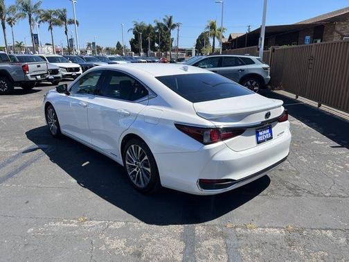 2019 Lexus ES 300h