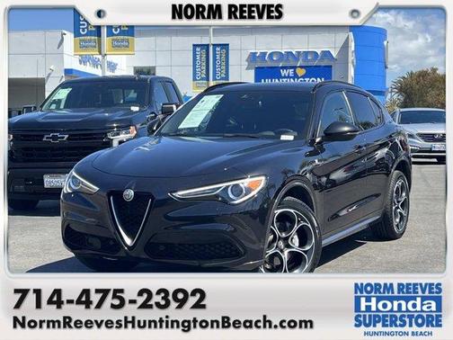Vulcano Black Metallic 2023 Alfa Romeo Stelvio Ti