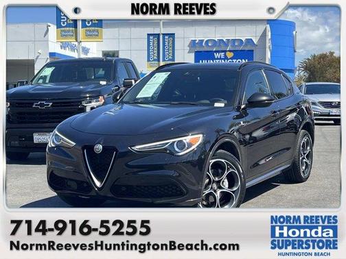 Vulcano Black Metallic 2023 Alfa Romeo Stelvio Ti