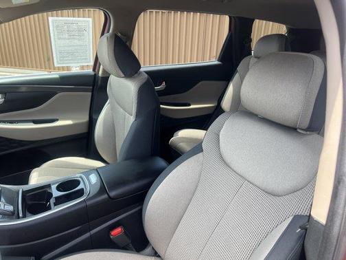 2022 Hyundai SANTA FE SE